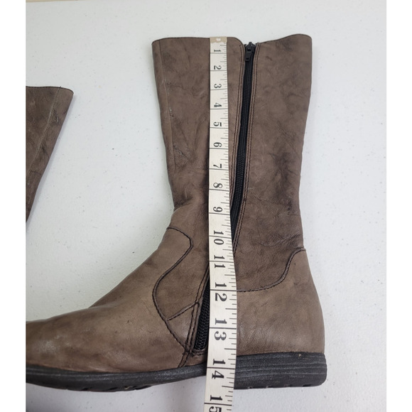 Born Boots Grayish Brown Leather Flat Heel Soft Studded Side Zip Women's Sz 7.5 - Picture 3 of 12